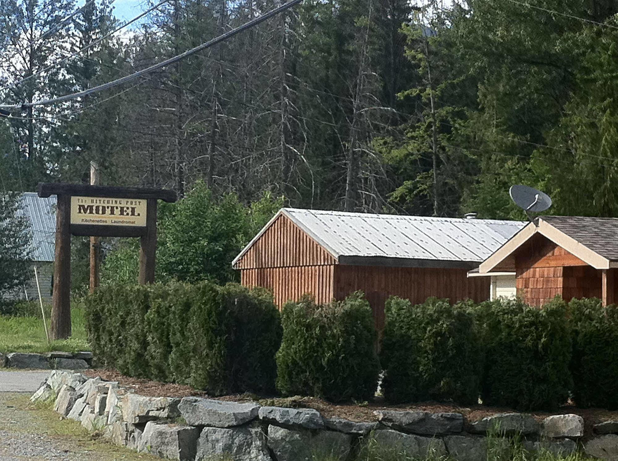 The Hitching Post Motel Pemberton Exterior photo